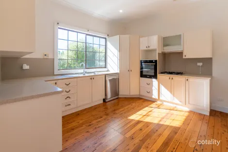 Property photo of 10 Loch Street Ganmain NSW 2702