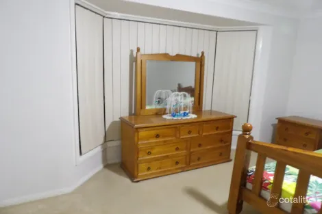 Property photo of 40 Emerald Drive Kelso NSW 2795