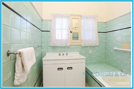 Property photo of 13 Lloyd Street Belmont VIC 3216