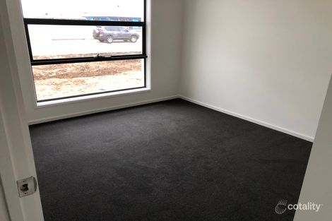 Property photo of 22 Mallacoota Drive Kialla VIC 3631