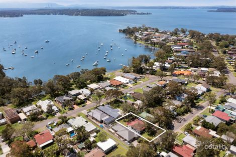 Property photo of 14 Murrumbong Road Summerland Point NSW 2259