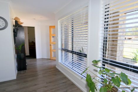 Property photo of 17 Vicki Close Emerald QLD 4720