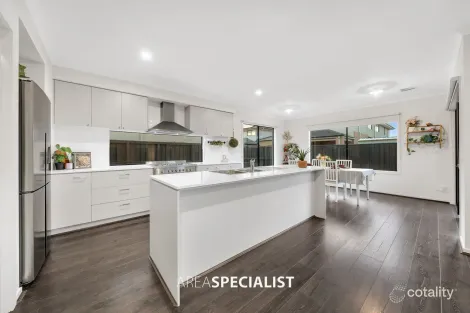 Property photo of 78 Smiths Lane Clyde North VIC 3978