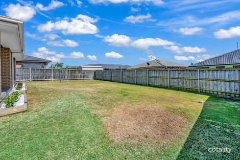 Property photo of 14 Finch Crescent Aberglasslyn NSW 2320