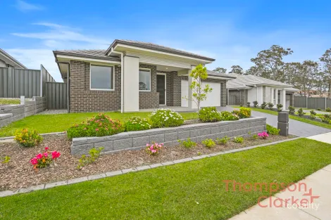 7 BALLYMORE DR, CHISHOLM, NSW 2322