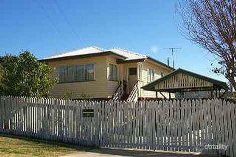 35 Dalgleish St, South Toowoomba, QLD 4350