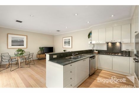 Property photo of 2 Taroona Place Port Melbourne VIC 3207