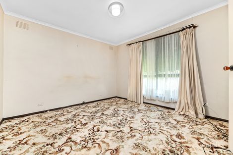 Property photo of 17 Fenfield Street Cranbourne VIC 3977