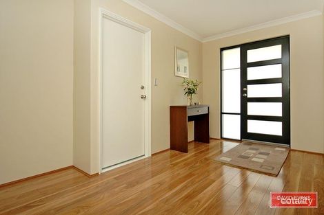 Property photo of 15 Loretta Fairway Carramar WA 6031