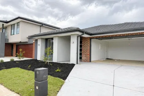 32 Vietri St, Berwick, VIC 3806