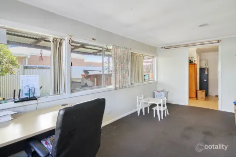 Property photo of 48 Bennett Road Horsham VIC 3400