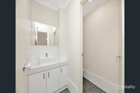 Property photo of 32 Chaseling Street Phillip ACT 2606