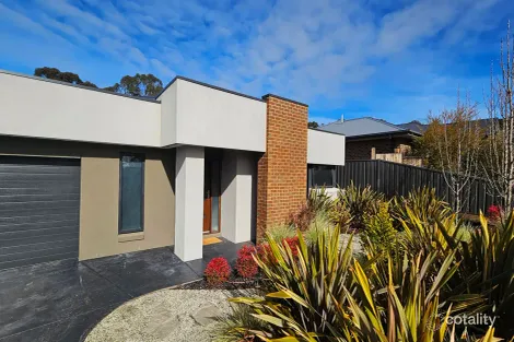 Property photo of 17 Grand View Drive McKenzie Hill VIC 3451