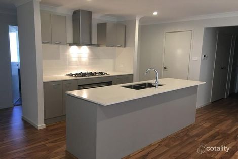 Property photo of 28 Howard Loop Oran Park NSW 2570