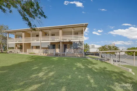 1/4 Wenitong St, West Gladstone, QLD 4680