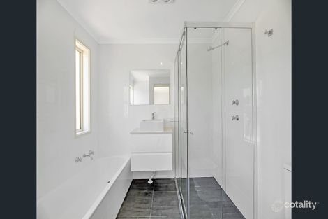 Property photo of 32 Chaseling Street Phillip ACT 2606