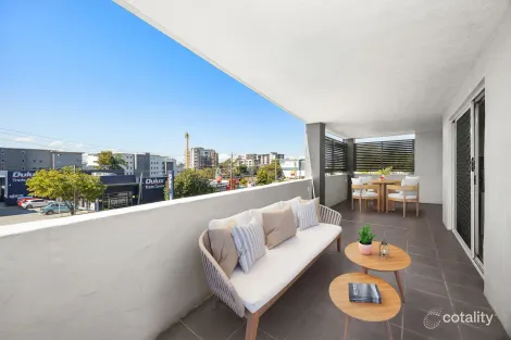 Property photo of 1/69 Coonan Street Indooroopilly QLD 4068