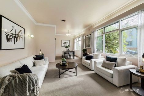 Property photo of 211 Orrong Road St Kilda East VIC 3183