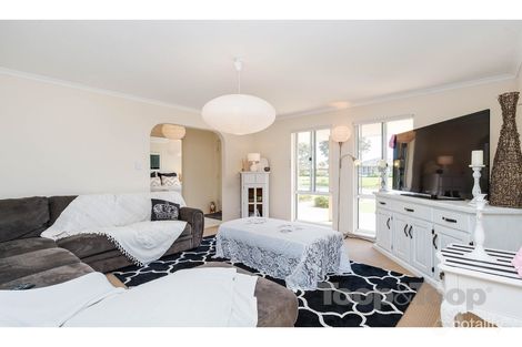 Property photo of 51 Telegraph Road Seaford Meadows SA 5169