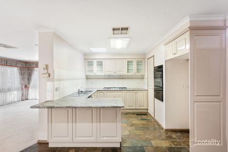 Property photo of 1 Nash Court Endeavour Hills VIC 3802