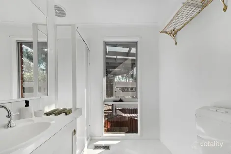 Property photo of 13 Leopold Crescent Hampton Park VIC 3976