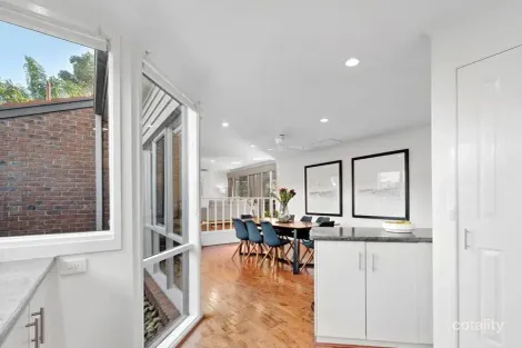 Property photo of 13 Leopold Crescent Hampton Park VIC 3976