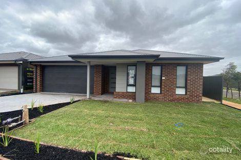 11 Stevenage Dr, Strathtulloh, VIC 3338