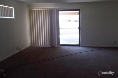 Property photo of 10 Beagle Street Cranbourne East VIC 3977