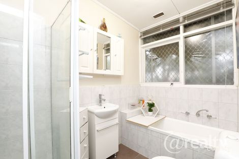 Property photo of 31 Glenaire Crescent Cranbourne West VIC 3977