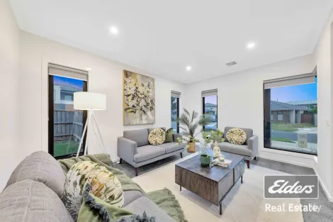 12 Allunga Way, Werribee, VIC 3030