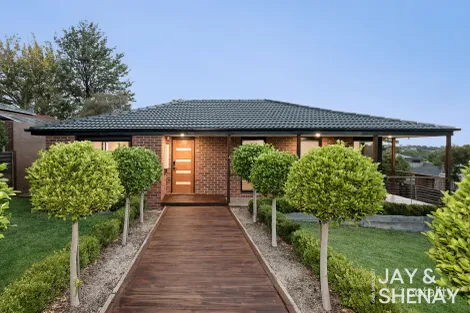 29 Robert Molyneux Ave, Endeavour Hills, VIC 3802