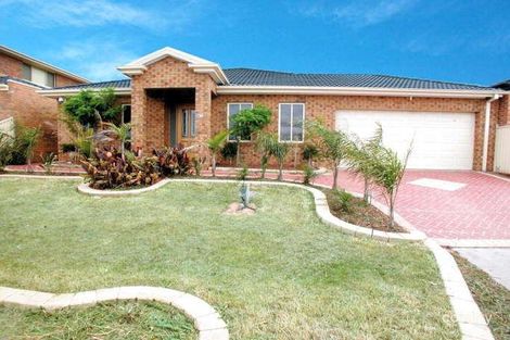 30 Colchester Cct, Roxburgh Park, VIC 3064