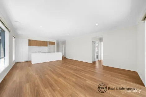 Property photo of 18 Pandorea Street Beveridge VIC 3753