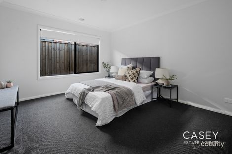Property photo of 92 Waterman Drive Clyde VIC 3978