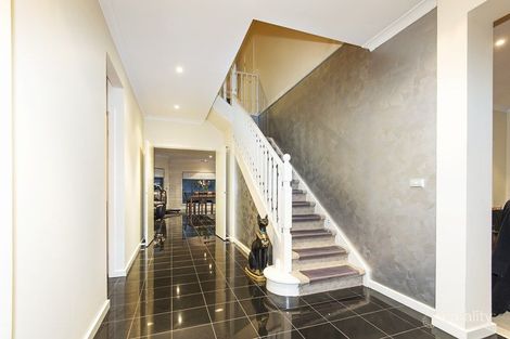 Property photo of 10 Hawkstowe Parade South Morang VIC 3752