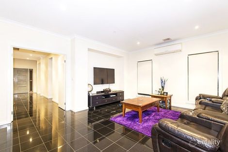Property photo of 10 Hawkstowe Parade South Morang VIC 3752