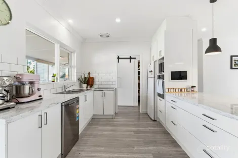 Property photo of 171 Brougham Drive Valley View SA 5093