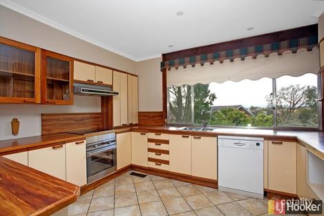 Property photo of 2 Johnson Place Karabar NSW 2620