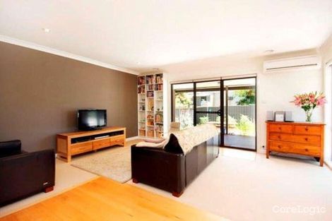 Property photo of 10 Arinya Street Narrabundah ACT 2604