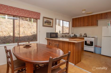 Property photo of 11 Ahern Court Kevington VIC 3723