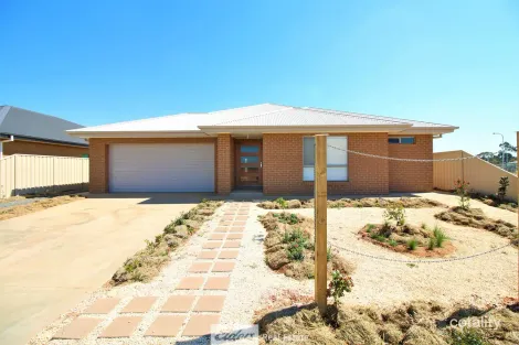 Property photo of 8 Scremin Grove Griffith NSW 2680