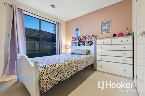 Property photo of 8 Furze Court Cranbourne West VIC 3977