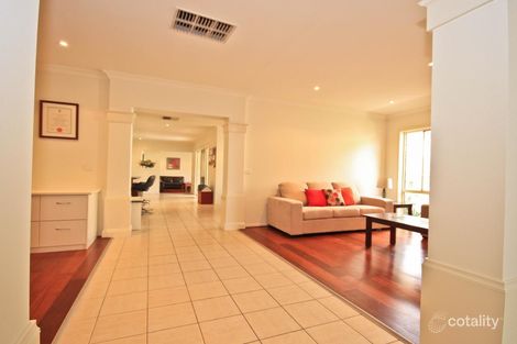 Property photo of 2 Fairholme Boulevard Berwick VIC 3806