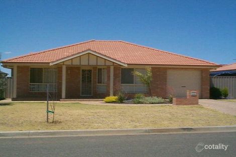 Property photo of 5 Paldi Crescent Glenfield Park NSW 2650