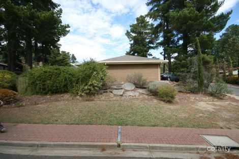 Property photo of 1 Greenleaf Court Aberfoyle Park SA 5159