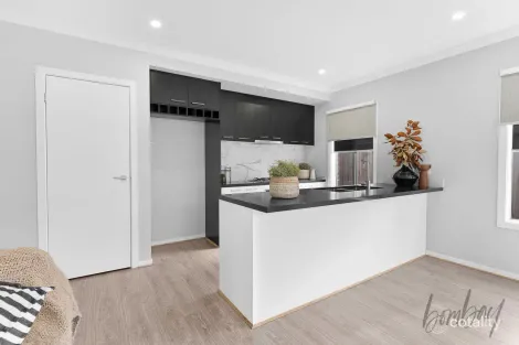 Property photo of 2 Sturt Way Mickleham VIC 3064