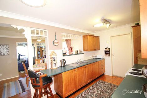 Property photo of 2 Buckingham Road Berkeley Vale NSW 2261