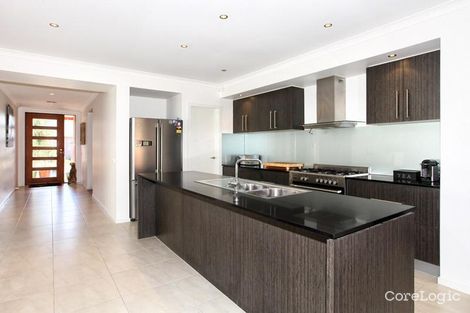 Property photo of 1 Jarrah Place Craigieburn VIC 3064