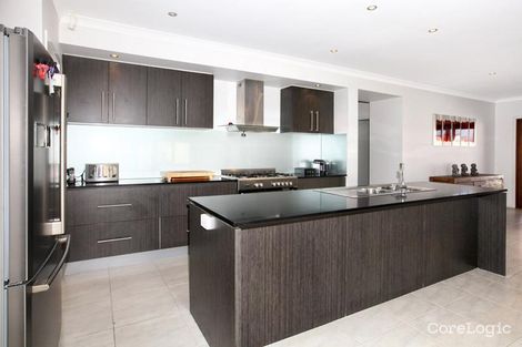 Property photo of 1 Jarrah Place Craigieburn VIC 3064
