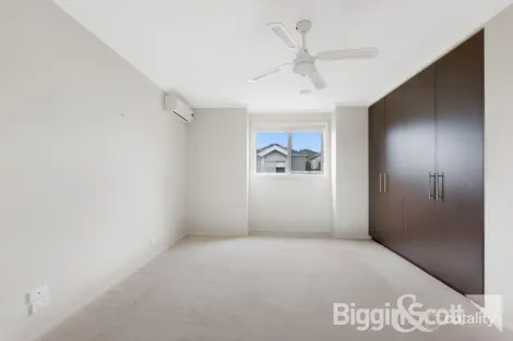 Property photo of 2/4 Deakin Street Maidstone VIC 3012